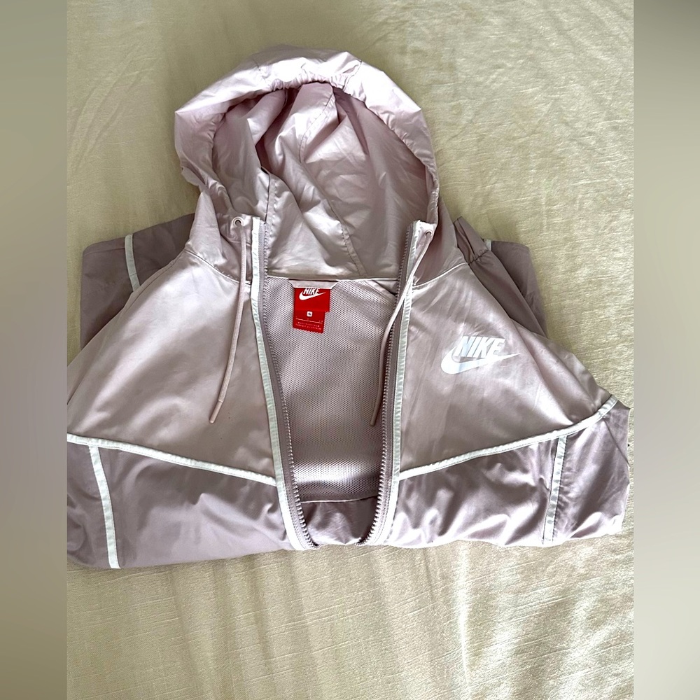 Nike Women’s Windbreaker